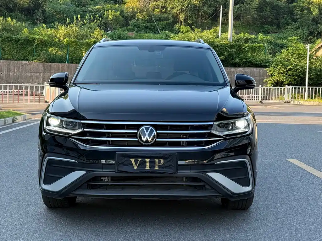 Volkswagen Tiguan L — миниатюра 2