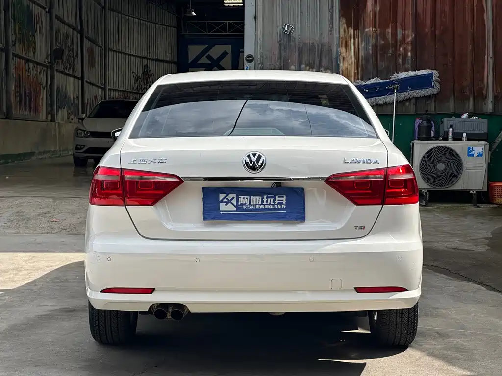 Volkswagen Lavida — миниатюра 5