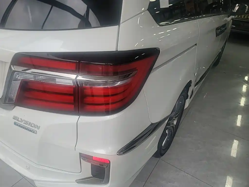 Honda Elysion — миниатюра 8