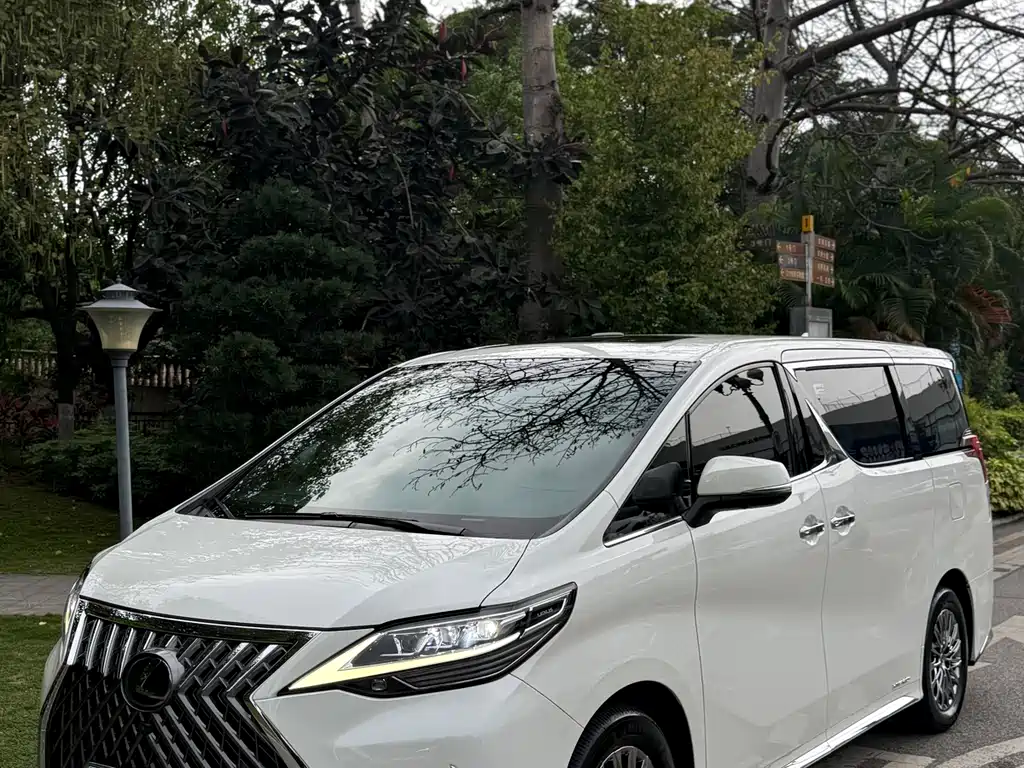 Lexus LM 2021