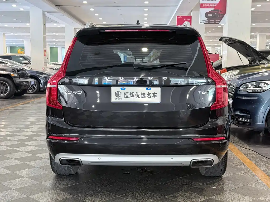 VOLVO XC90