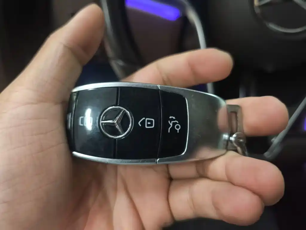 Mercedes-Benz E-Class — миниатюра 9
