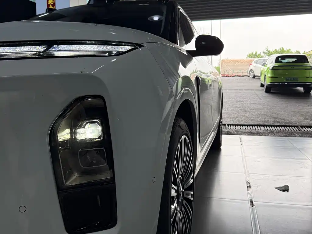 NIO ES8 — миниатюра 4