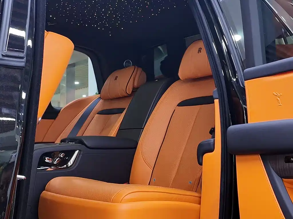 Rolls-Royce Cullinan 2024 мест