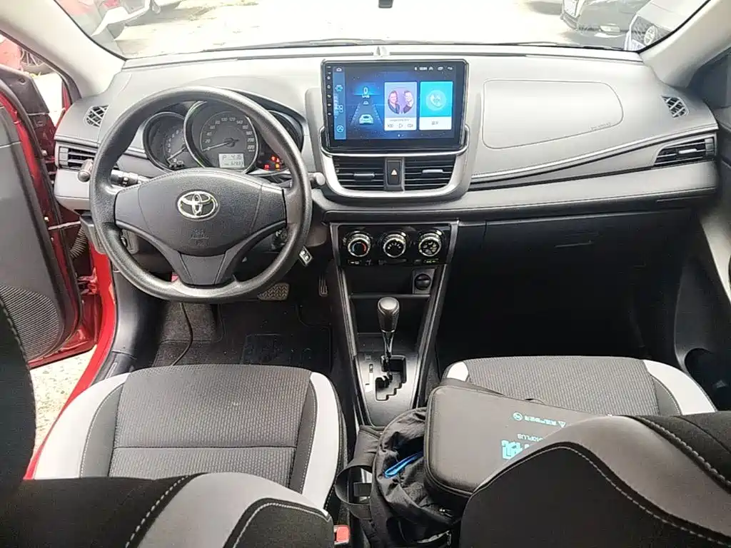 Toyota Yaris L — миниатюра 10