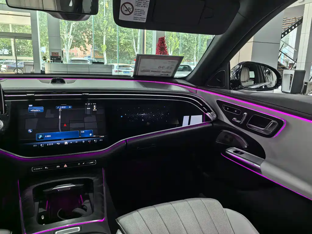 Mercedes-Benz E-Class — миниатюра 18
