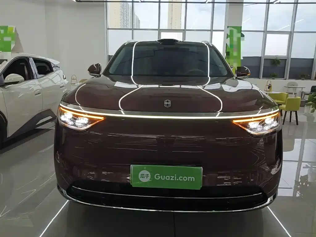 Aito M8 2025 Max+ 53.4kWh 6 мест (192 ）