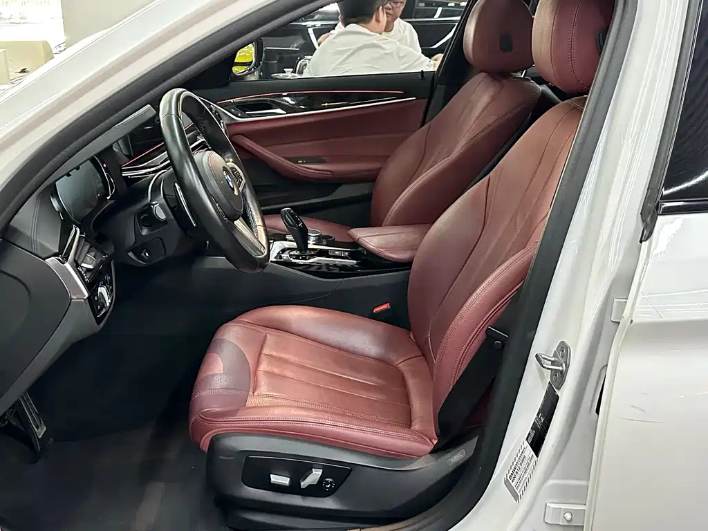 BMW 5 Series — миниатюра 3