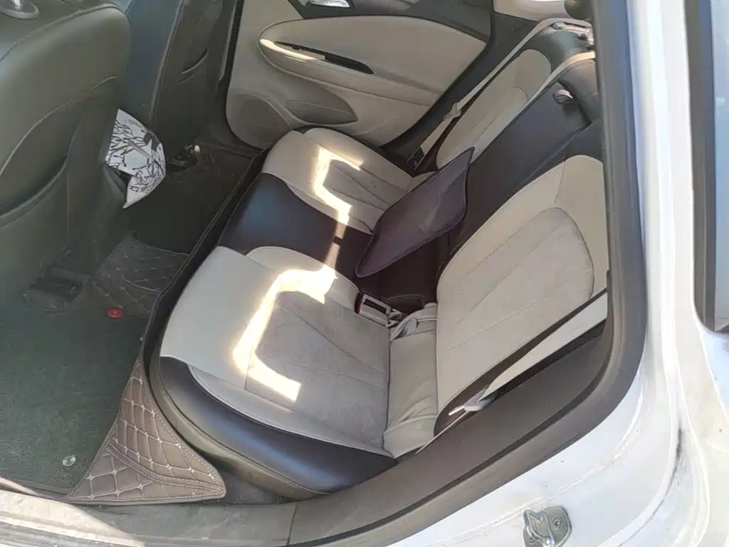 Buick Verano — миниатюра 17
