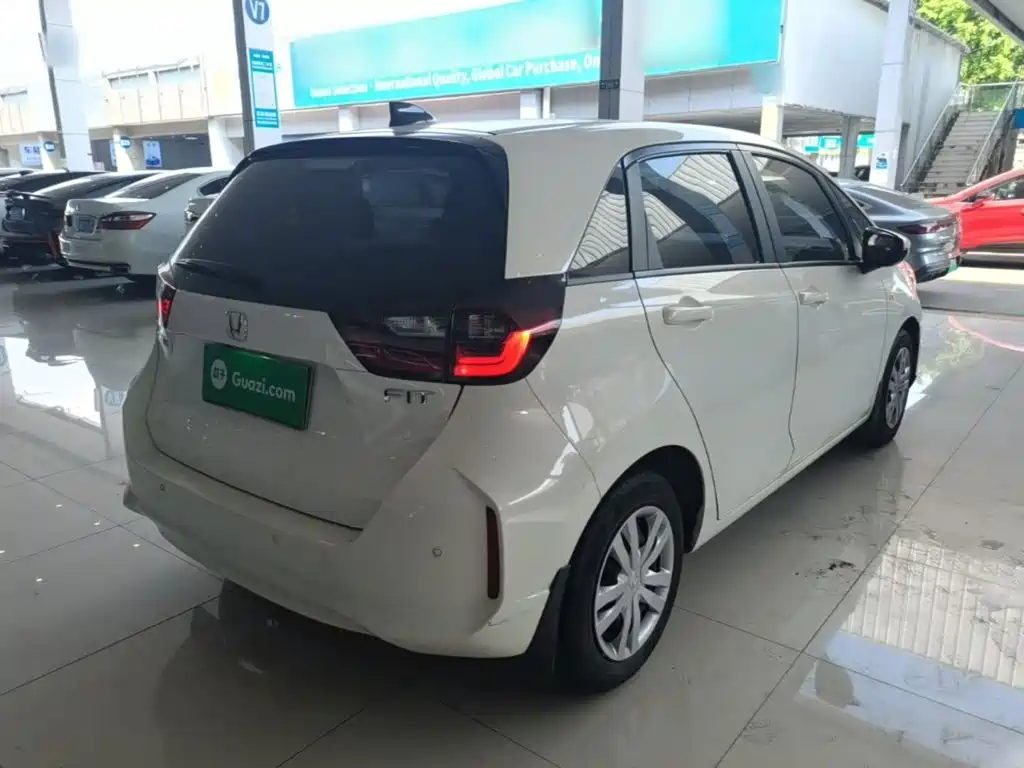 Honda Fit — миниатюра 7