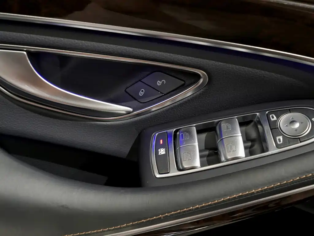 Mercedes-Benz S-Class — миниатюра 7