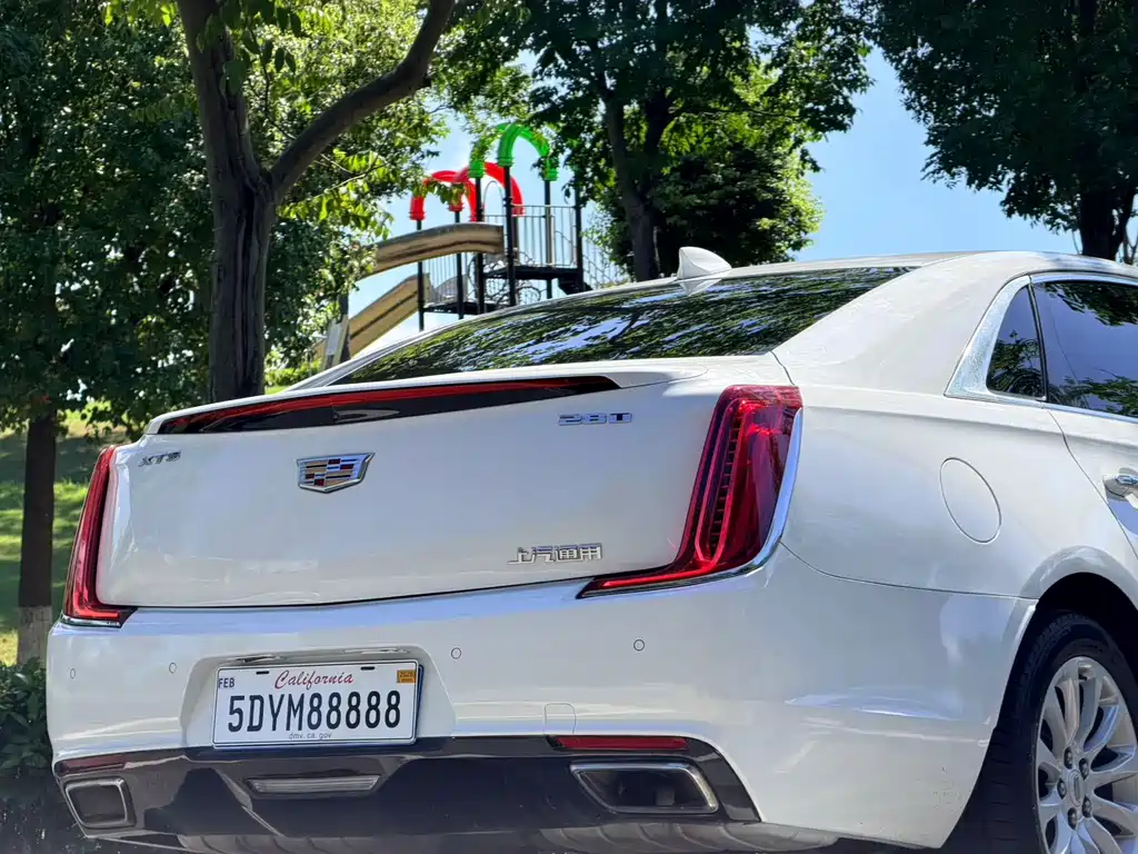 Cadillac XTS — миниатюра 8