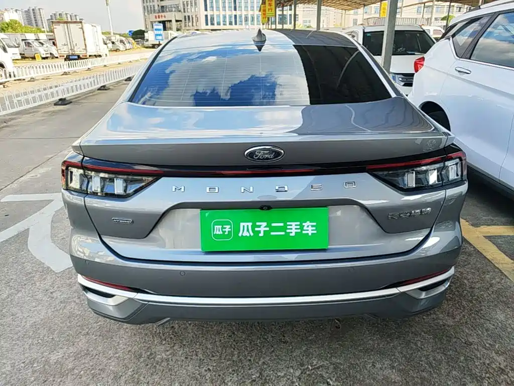 Ford Mondeo — миниатюра 6