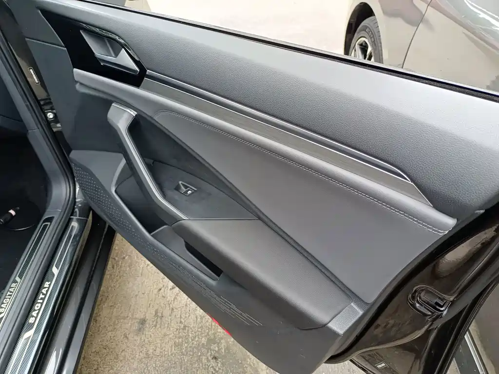 Volkswagen Sagitar — миниатюра 9
