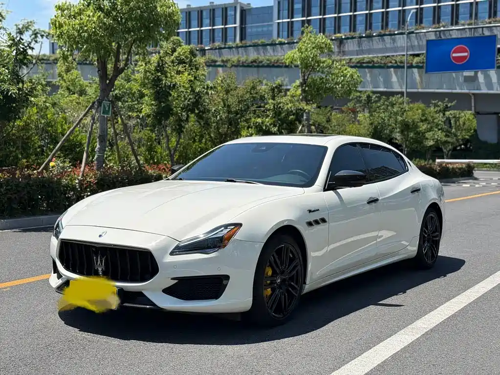 Maserati Quattroporte