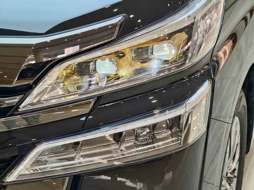 Toyota Vellfire — миниатюра 25