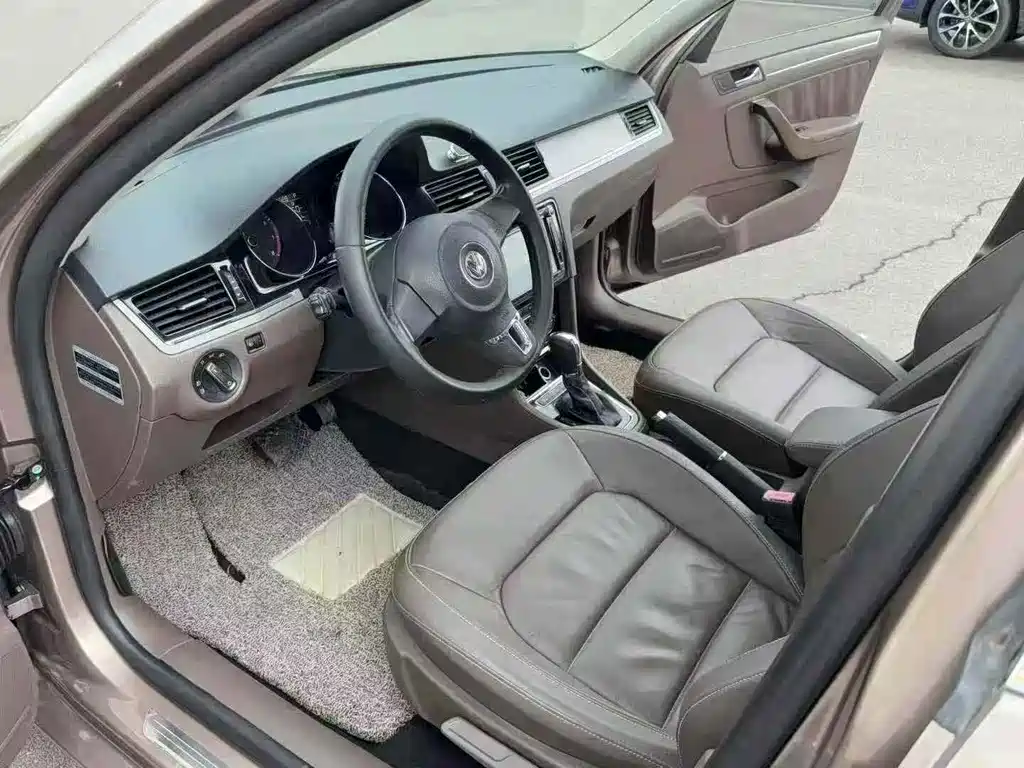 Volkswagen Bora — миниатюра 4