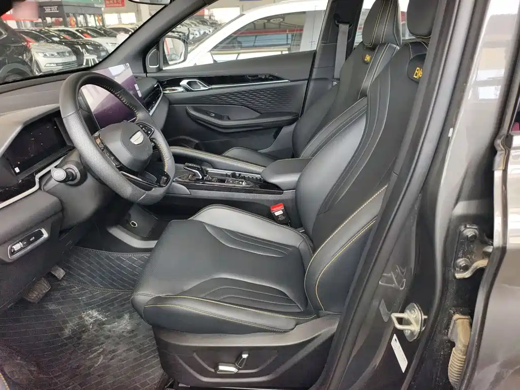 Geely Binyue — миниатюра 12