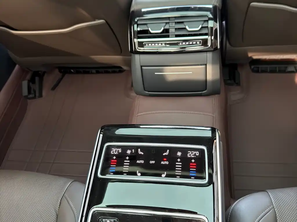 Audi A8 — миниатюра 7