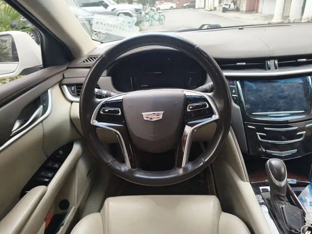 Cadillac XTS — миниатюра 6