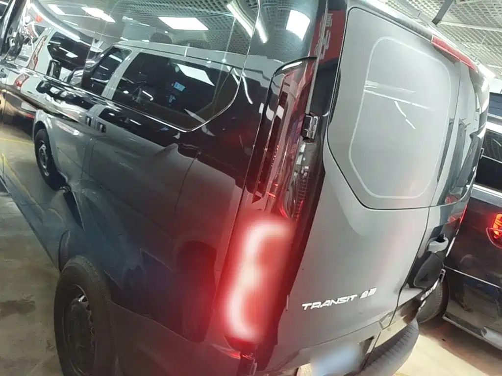 Ford Transit — миниатюра 5