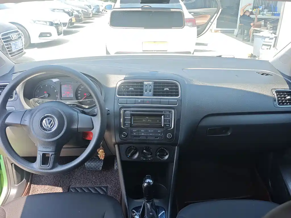 Volkswagen Polo — миниатюра 9