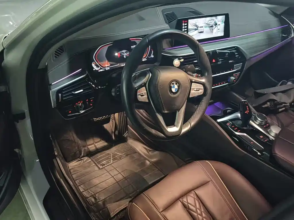 BMW 5 Series — миниатюра 9