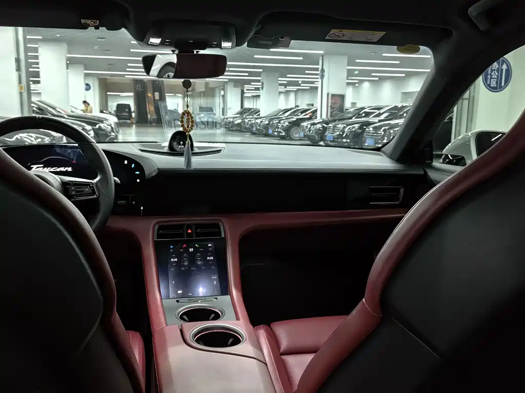 Porsche Taycan — миниатюра 9