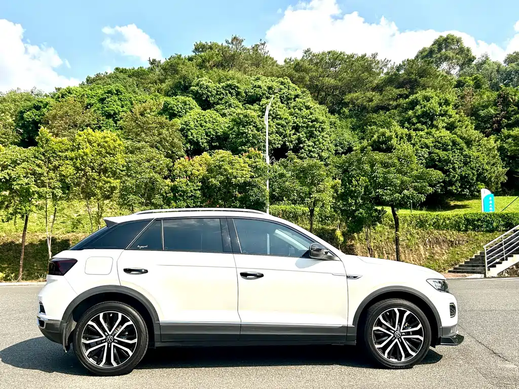 Volkswagen T-Roc — миниатюра 8