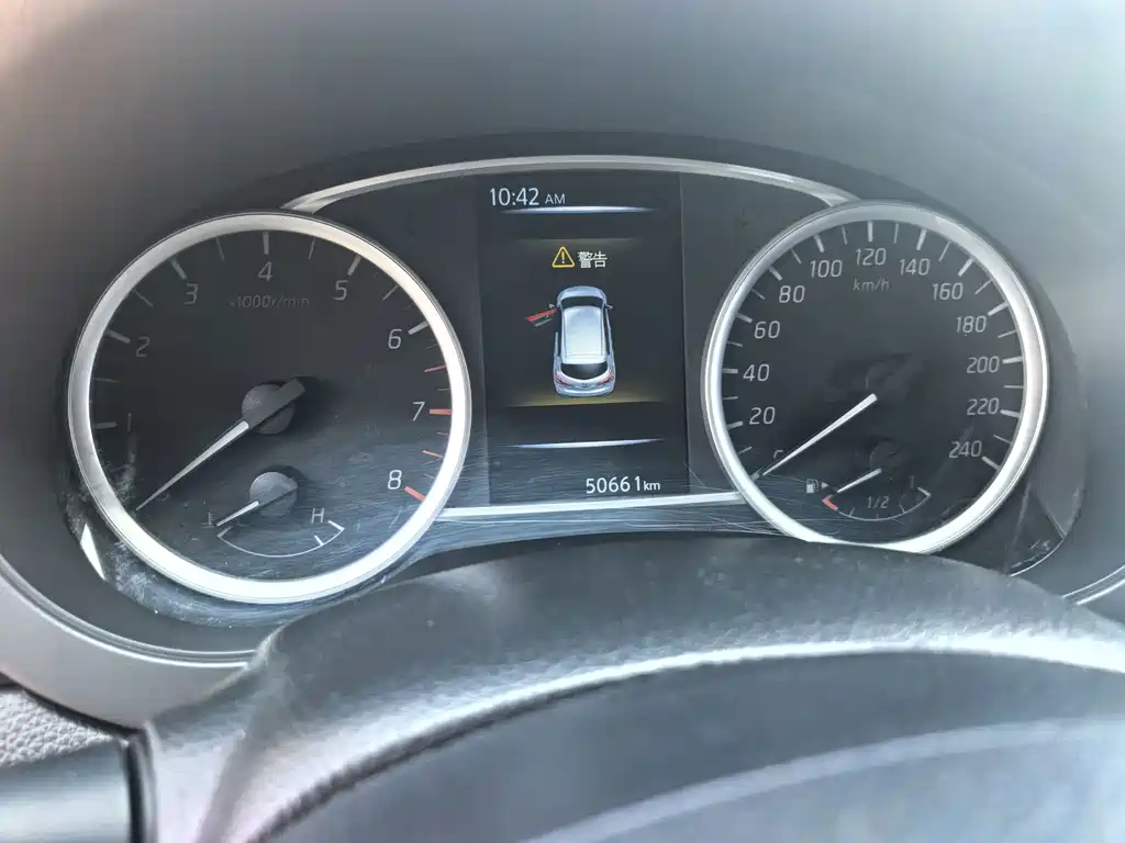 Nissan Tiida — миниатюра 8