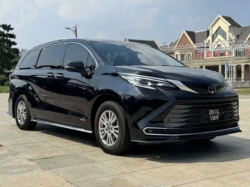 Toyota Sienna — миниатюра 3