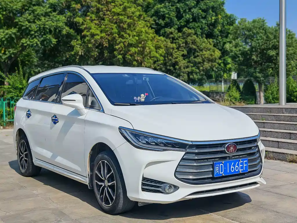 BYD MAX — миниатюра 2