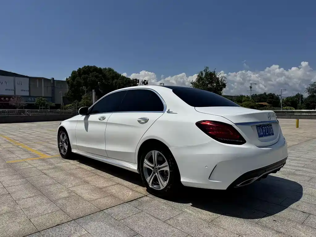Mercedes-Benz C-Class — миниатюра 6