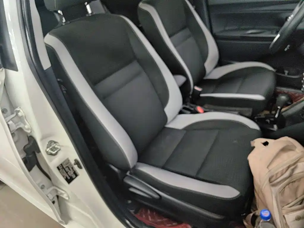 Toyota Yaris L — миниатюра 25
