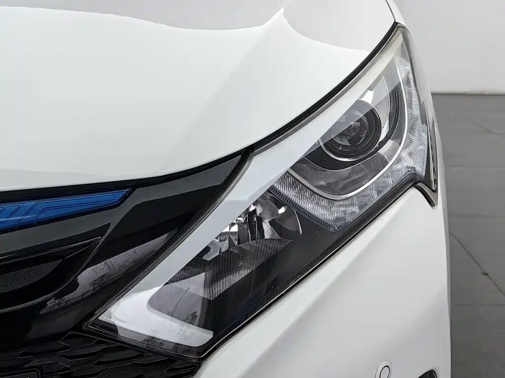 BYD Qin NEV — миниатюра 7