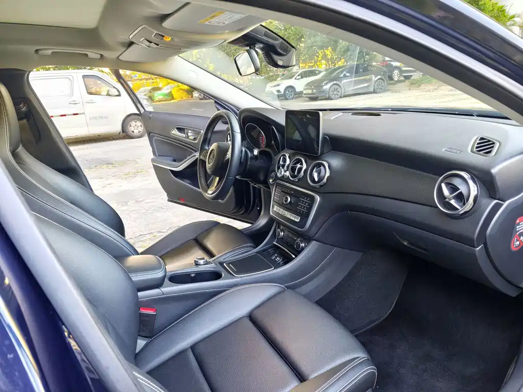 Mercedes-Benz GLA — миниатюра 10