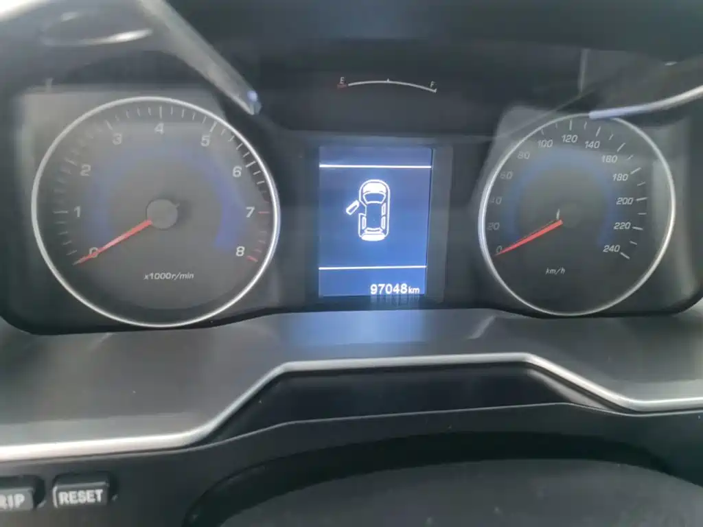 Geely Emgrand — миниатюра 12