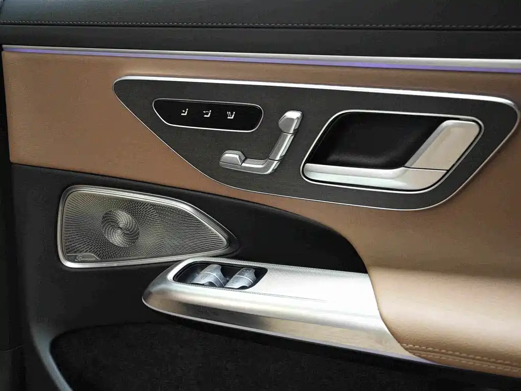 Mercedes-Benz E-Class — миниатюра 18