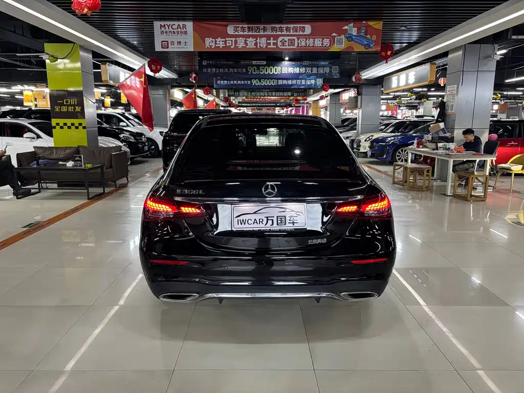 Mercedes-Benz E-Class — миниатюра 9