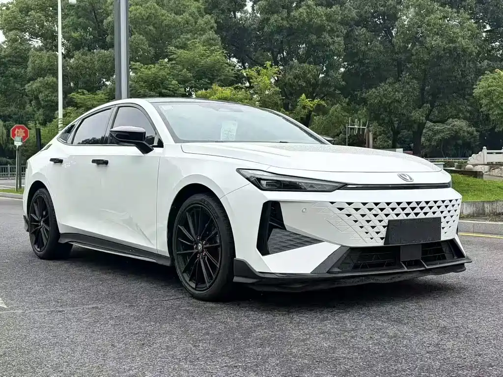 Changan UNI-V — миниатюра 3