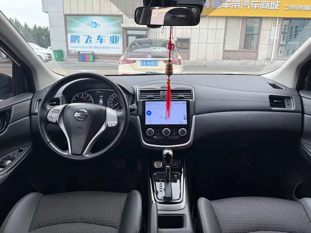 Nissan Tiida — миниатюра 9