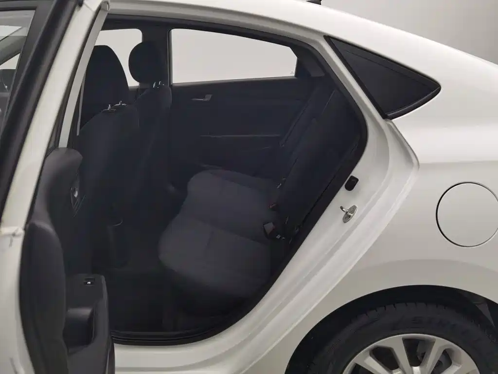 Hyundai Verna — миниатюра 15