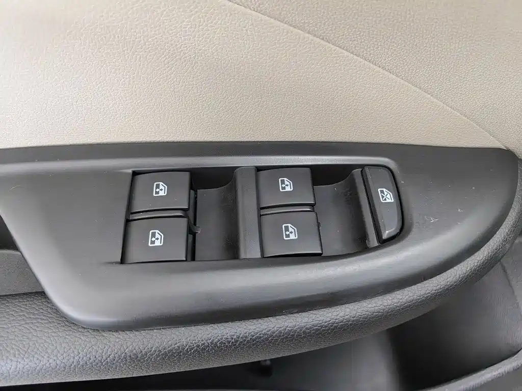 Buick Excelle — миниатюра 9