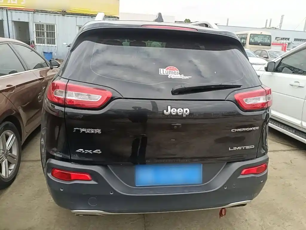 Jeep Cherokee — миниатюра 6