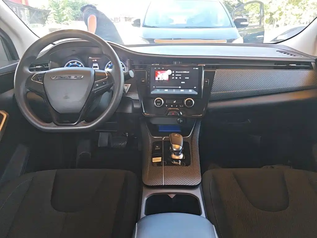 Venucia D60 EV — миниатюра 10