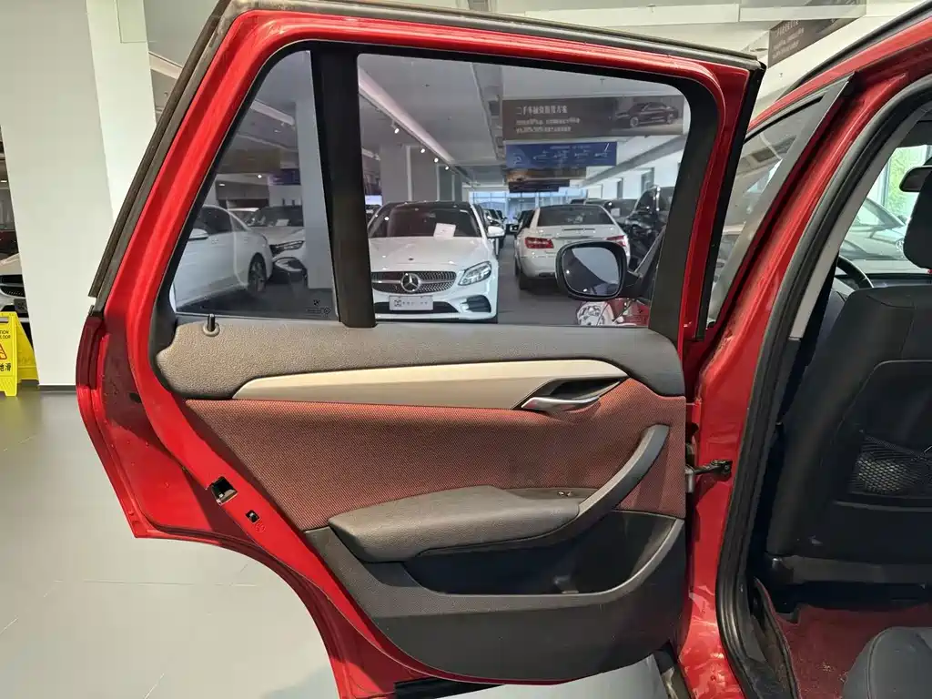 BMW X1 — миниатюра 9