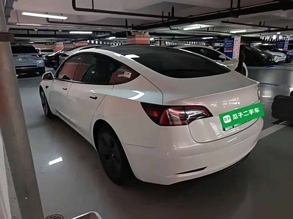 Tesla Model 3 — миниатюра 5