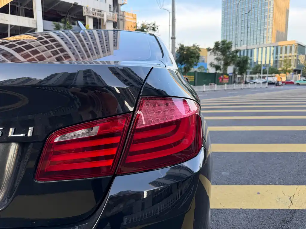 BMW 5 Series — миниатюра 28