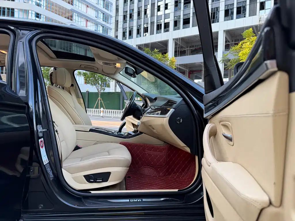 BMW 5 Series — миниатюра 12