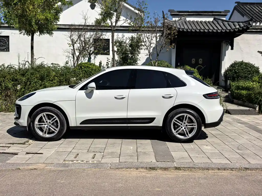 Porsche Macan — миниатюра 7